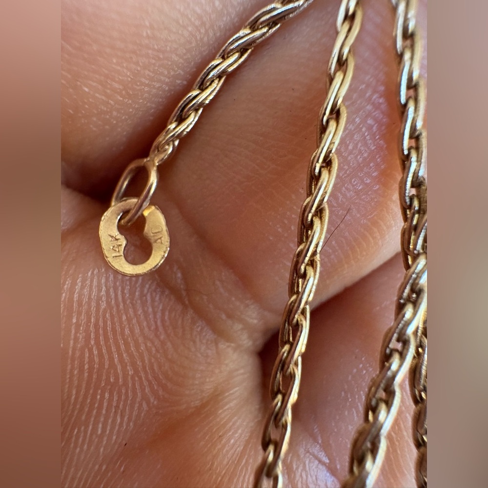 14k gold crab pendant necklace - Picture 5 of 6